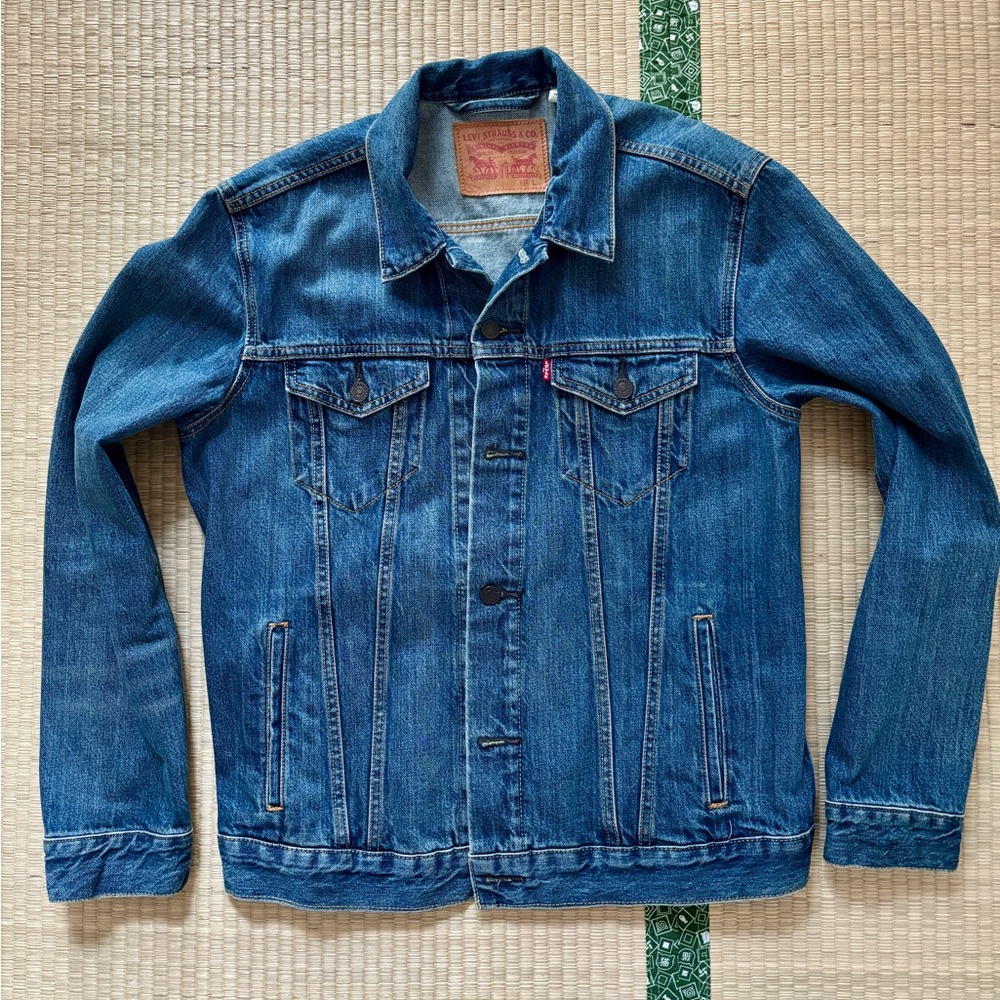 levi's trucker jacket